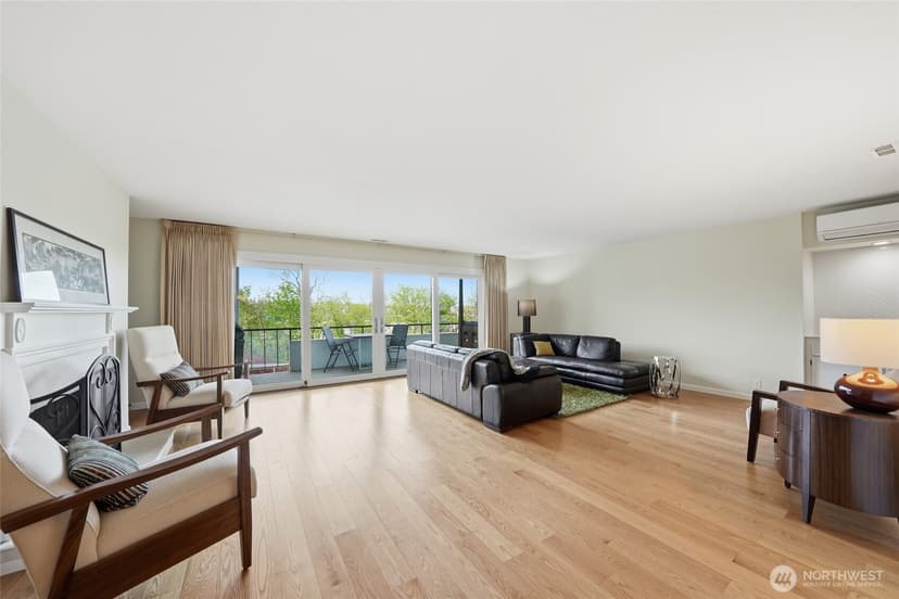 Property photo for 2565 Dexter Avenue N #103, Seattle photo 9