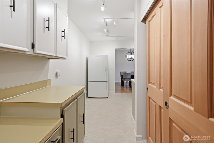 Property photo for 2565 Dexter Avenue N #103, Seattle photo 13