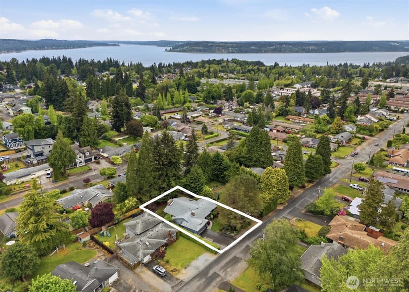 Property photo for 3202 Crystal Springs Road W, University Place photo 5