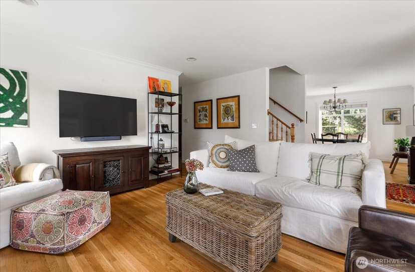 Property photo for 974 Woodside Lane, Langley photo 6