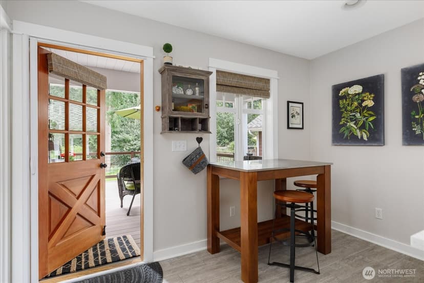 Property photo for 974 Woodside Lane, Langley photo 13