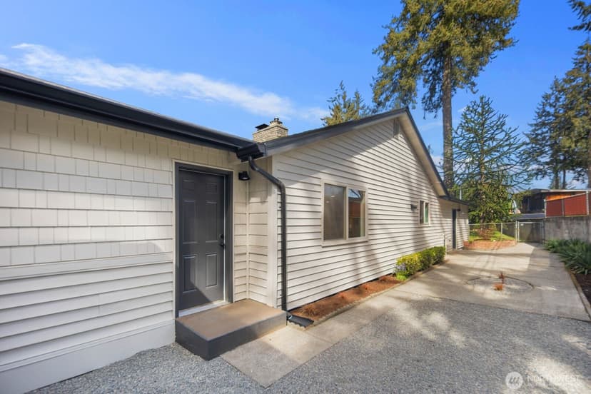 Property photo for 8110 68th Avenue SW, Lakewood photo 35