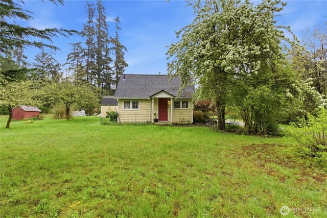 Property photo for 6557 Cultus Bay Road, Clinton photo 5