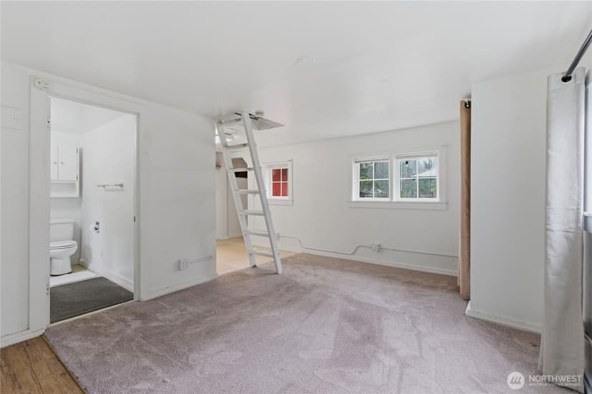 Property photo for 6557 Cultus Bay Road, Clinton photo 11