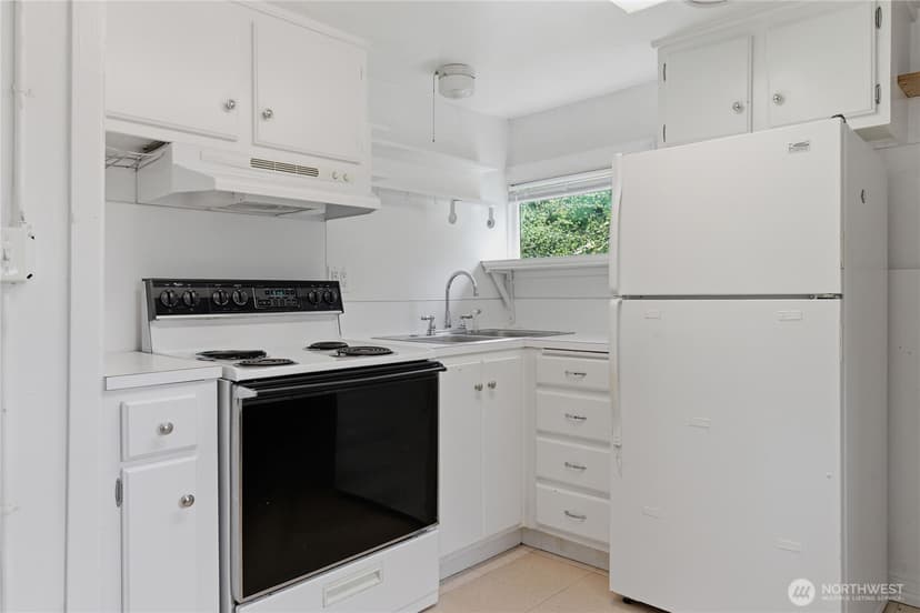Property photo for 6557 Cultus Bay Road, Clinton photo 15