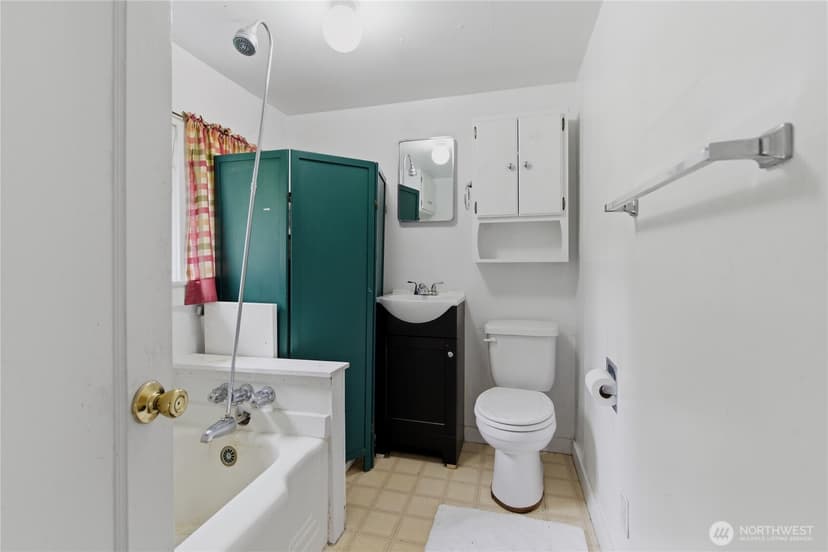 Property photo for 6557 Cultus Bay Road, Clinton photo 18
