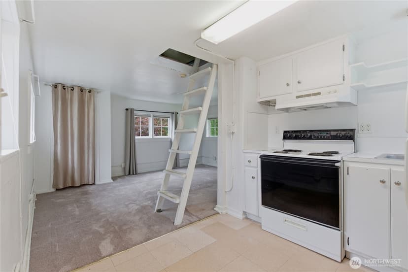 Property photo for 6557 Cultus Bay Road, Clinton photo 17