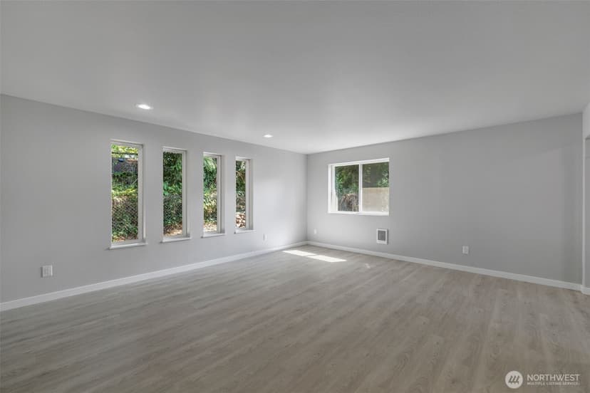 Property photo for 12833 9th Avenue SW, Burien photo 21