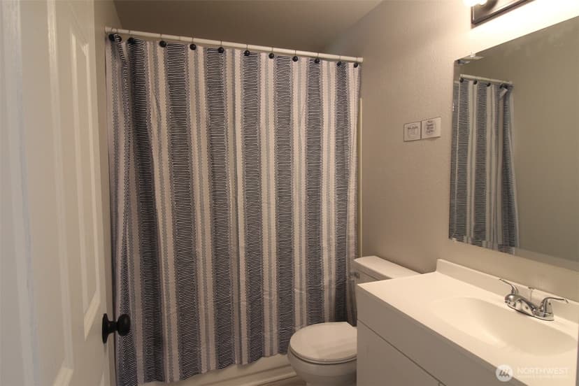 Property photo for 12833 9th Avenue SW, Burien photo 23