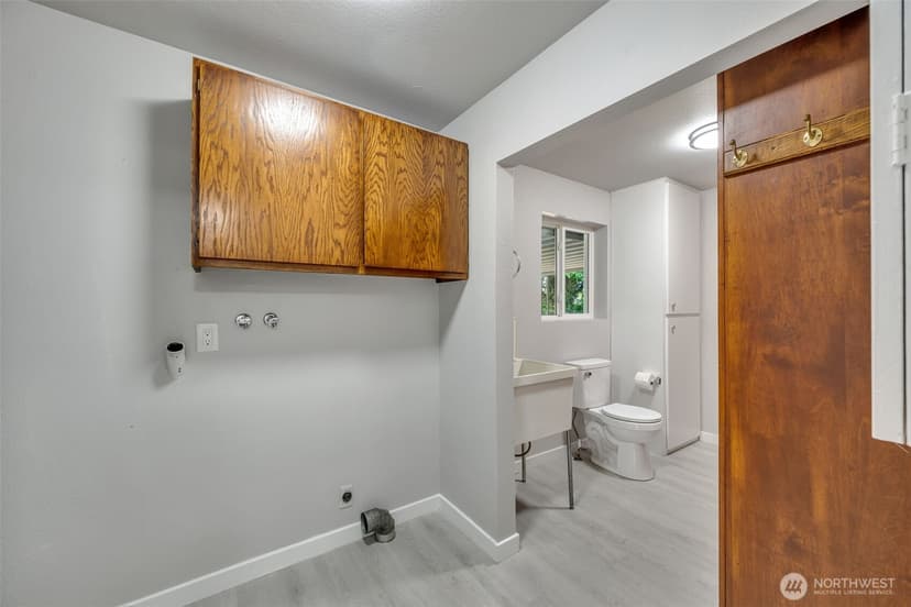 Property photo for 12833 9th Avenue SW, Burien photo 15