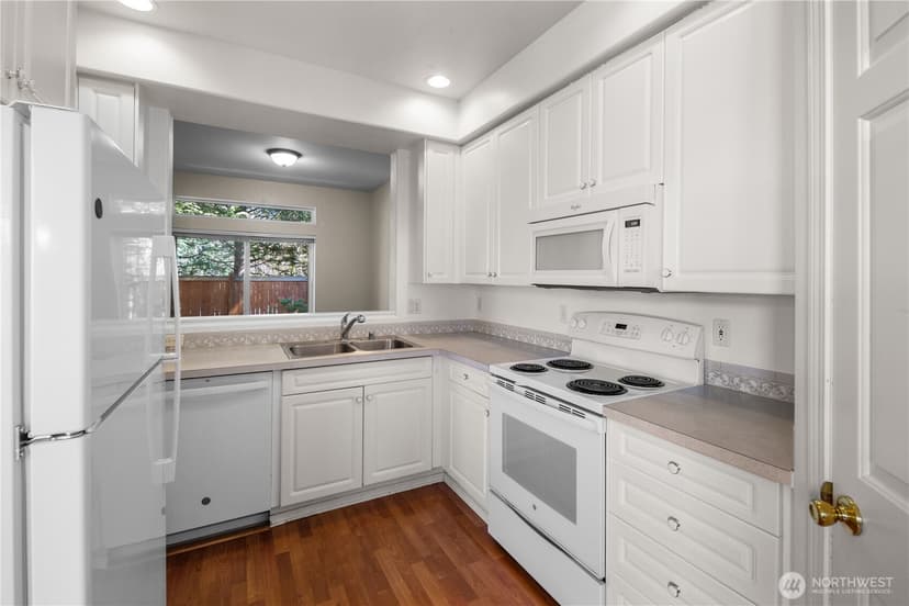 Property photo for 608 Chelan Place NE #C, Renton photo 5