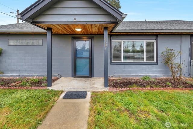 Property photo for 4307 103rd Place NE, Marysville