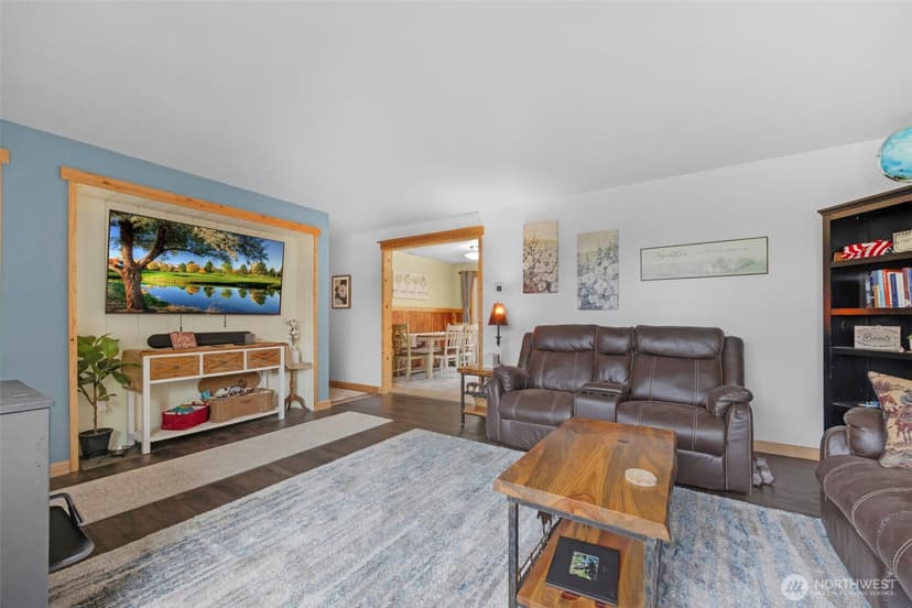 Property photo for 18002 19th Avenue NE, Arlington photo 9