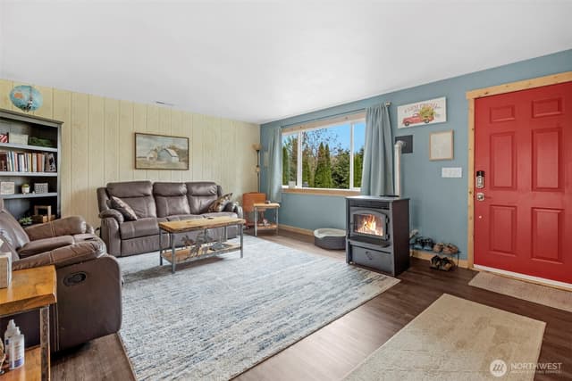 Property photo for 18002 19th Avenue NE, Arlington photo 5