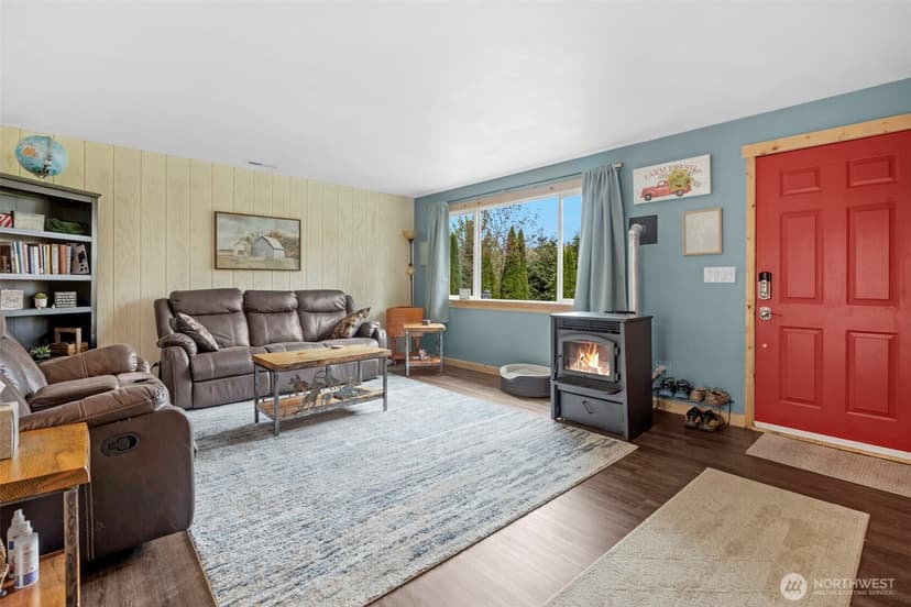 Property photo for 18002 19th Avenue NE, Arlington photo 5