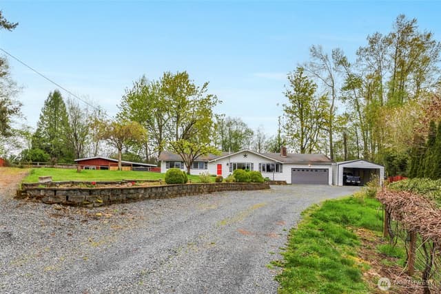 Property photo for 18002 19th Avenue NE, Arlington photo 4