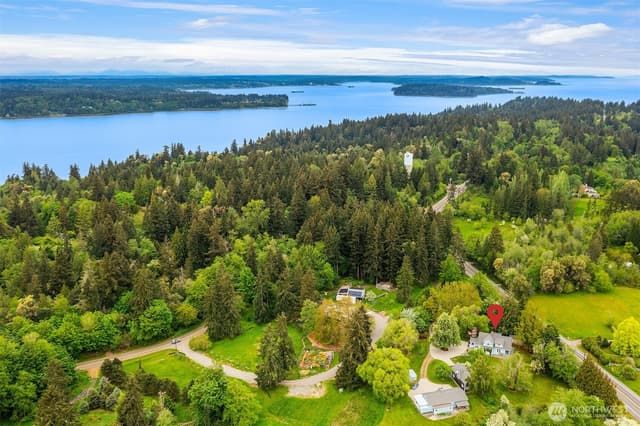 Property photo for 13437 Vashon Highway SW, Vashon photo 4