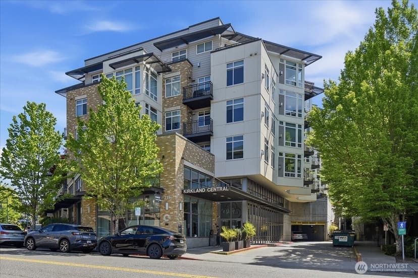 Property photo for 211 Kirkland Avenue #204, Kirkland photo 31