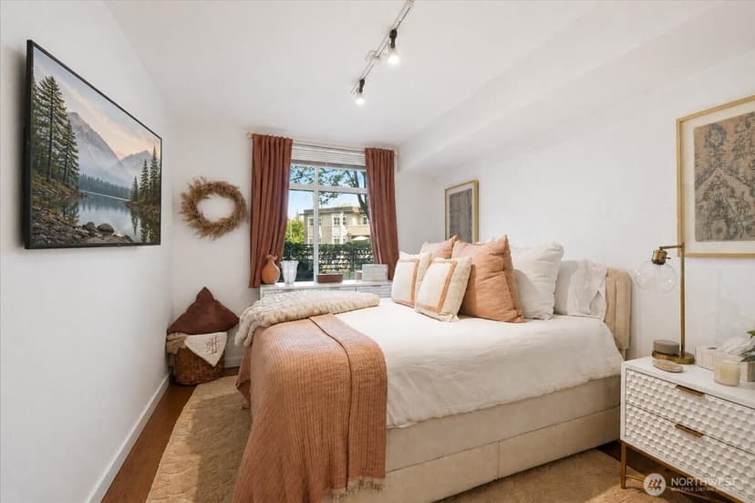 Property photo for 211 Kirkland Avenue #204, Kirkland photo 16