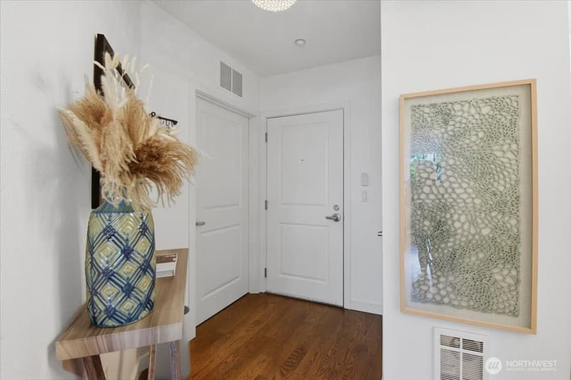 Property photo for 211 Kirkland Avenue #204, Kirkland photo 18