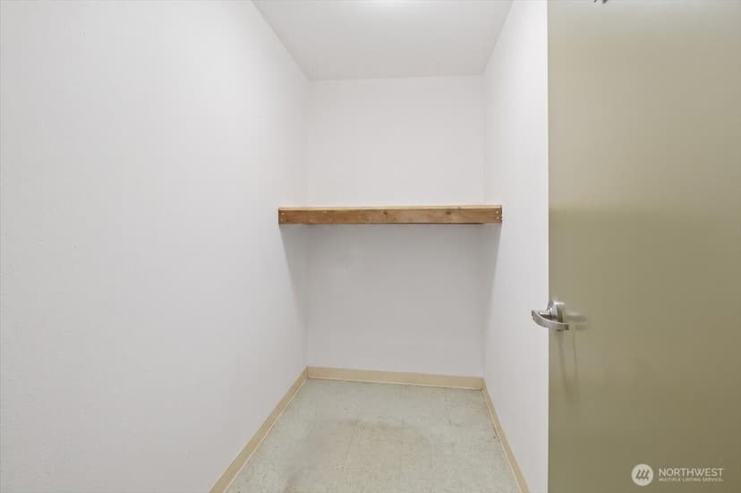 Property photo for 211 Kirkland Avenue #204, Kirkland photo 27