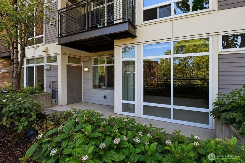 Property photo for 211 Kirkland Avenue #204, Kirkland photo 11