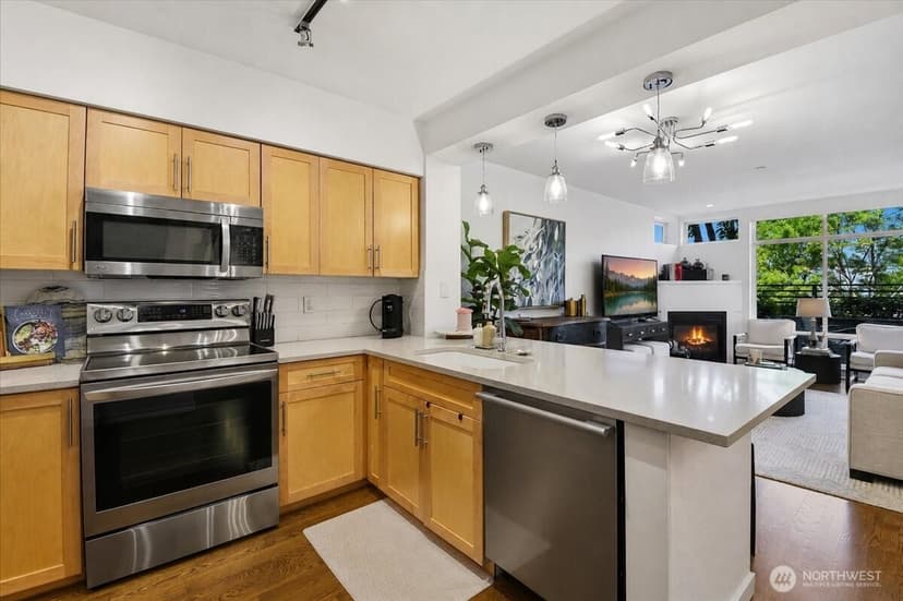 Property photo for 211 Kirkland Avenue #204, Kirkland photo 3