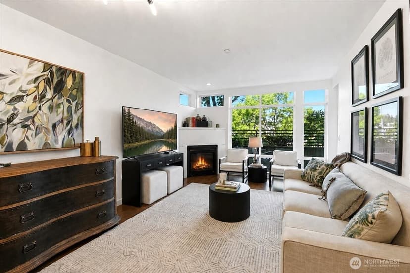 Property photo for 211 Kirkland Avenue #204, Kirkland photo 7