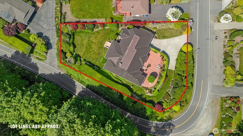 Property photo for 17707 13th Avenue NW, Shoreline photo 32
