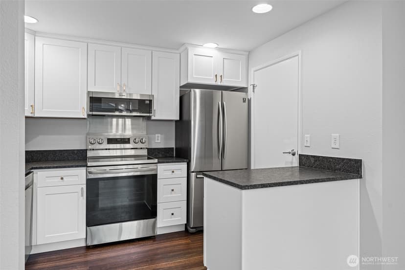 Property photo for 2321 SE 8th Drive, Renton photo 8