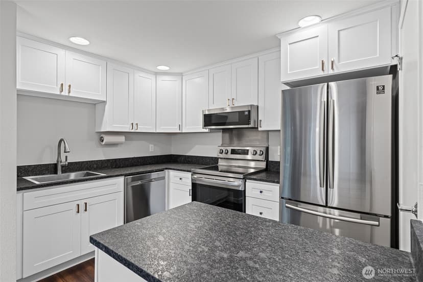 Property photo for 2321 SE 8th Drive, Renton photo 9