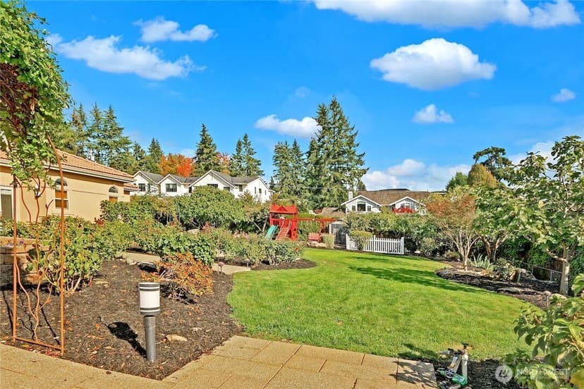 Property photo for 1055 91st Avenue NE, Bellevue photo 37
