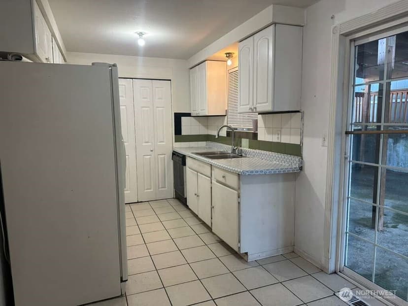 Property photo for 12501 SE 203 Place SE, Kent photo 17
