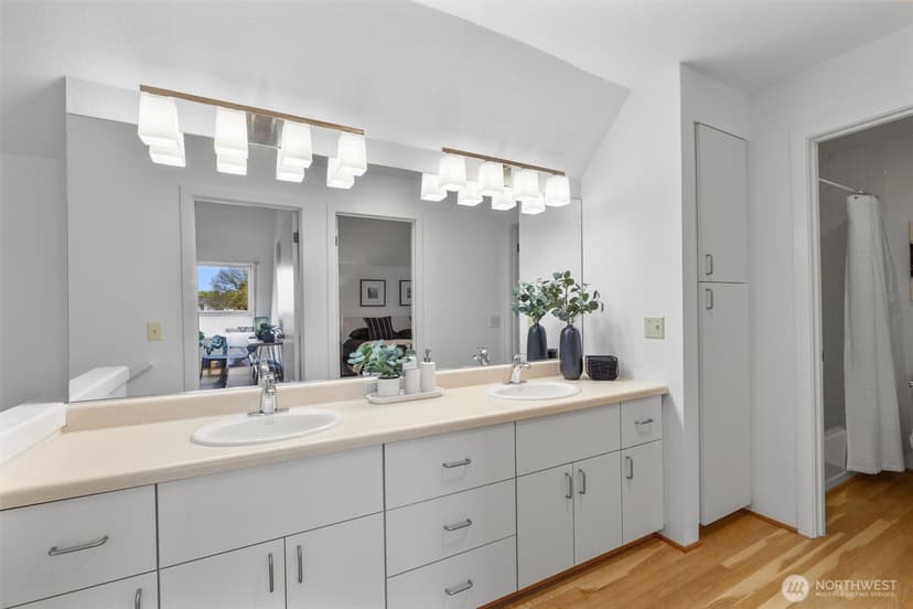 Property photo for 1401 5th Avenue W #402, Seattle photo 27