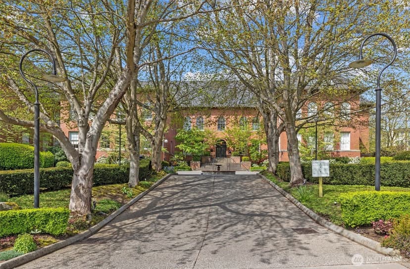 Property photo for 1401 5th Avenue W #402, Seattle photo 31