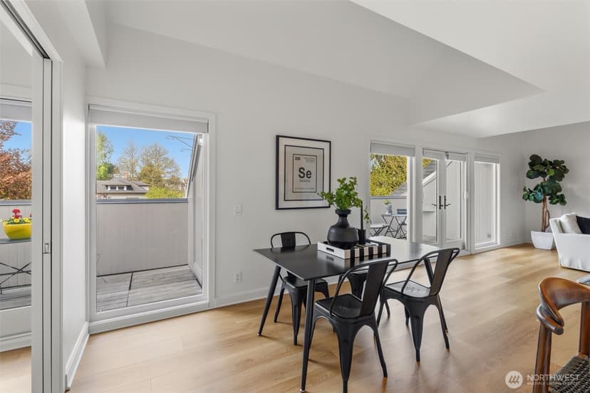 Property photo for 1401 5th Avenue W #402, Seattle photo 7