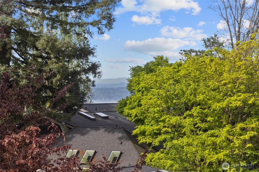 Property photo for 1401 5th Avenue W #402, Seattle photo 25