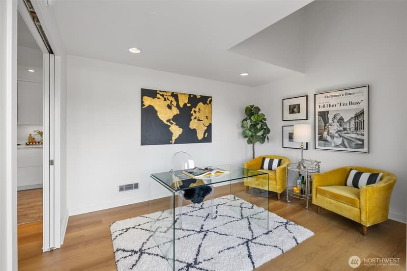 Property photo for 1401 5th Avenue W #402, Seattle photo 14