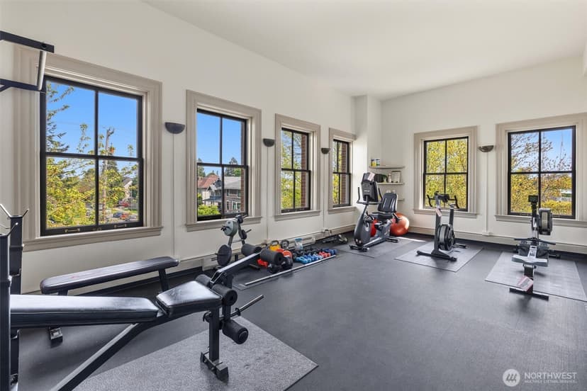 Property photo for 1401 5th Avenue W #402, Seattle photo 29