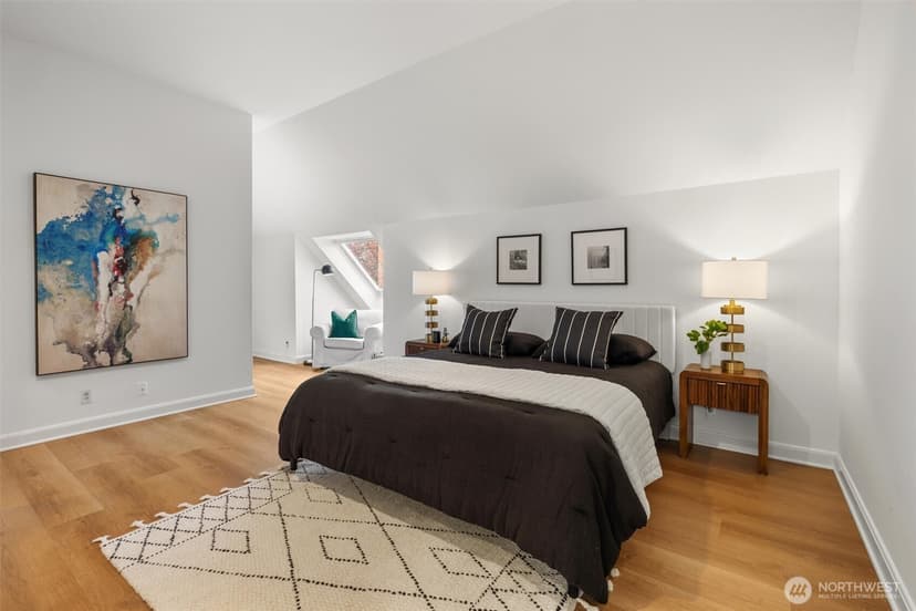 Property photo for 1401 5th Avenue W #402, Seattle photo 18
