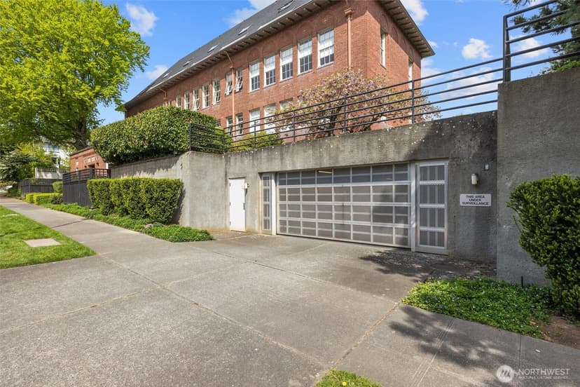 Property photo for 1401 5th Avenue W #402, Seattle photo 34