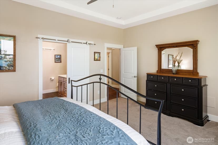 Property photo for 17722 E Lake Desire Drive SE, Renton photo 18