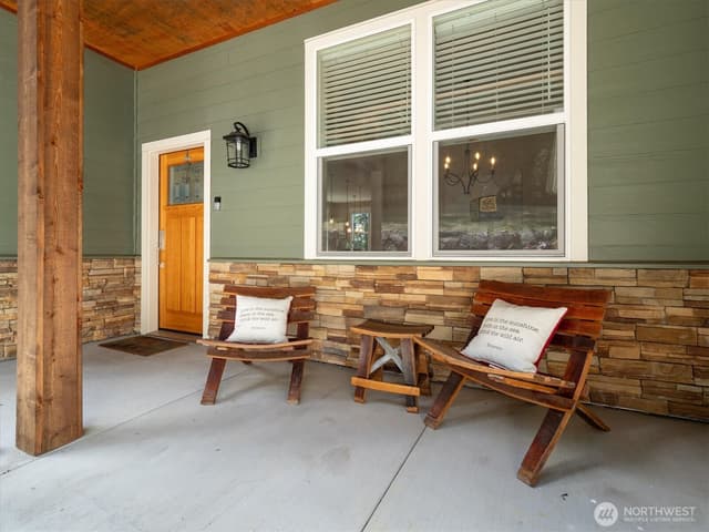 Property photo for 17722 E Lake Desire Drive SE, Renton photo 5