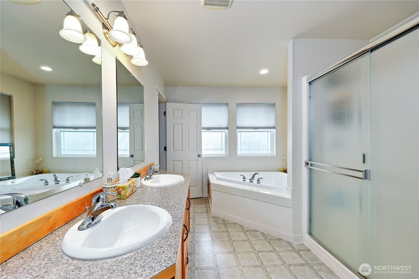 Property photo for 2560 NE William E Sutton Road, Bremerton photo 15