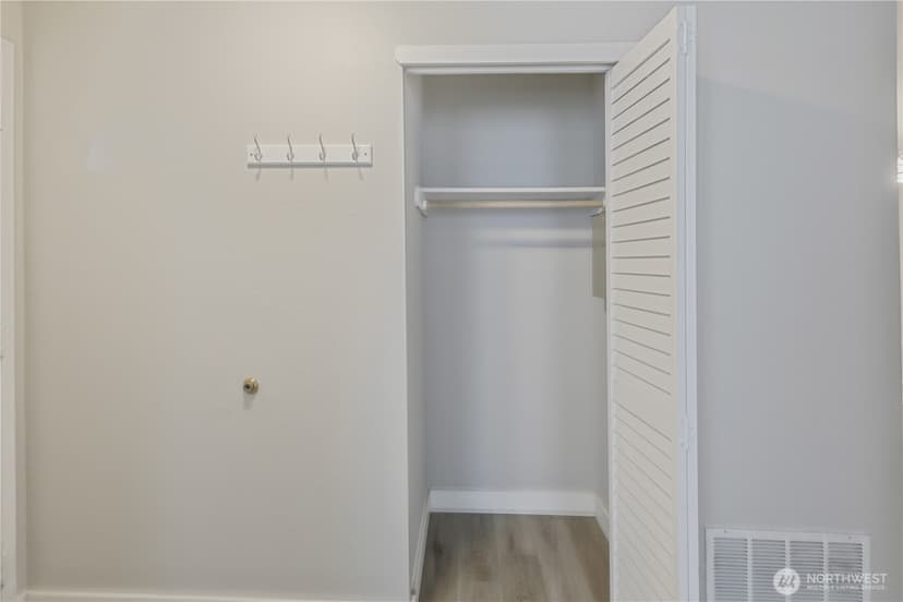 Property photo for 1021 30th Street NE, Auburn photo 5