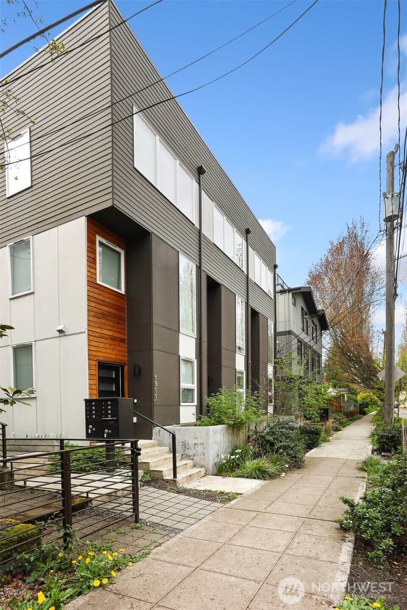 Property photo for 1913 15th Avenue S #Unit C, Seattle photo 31