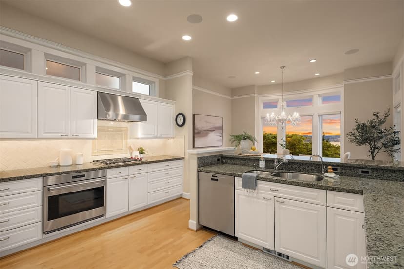 Property photo for 6542 50th Avenue NE, Seattle photo 17