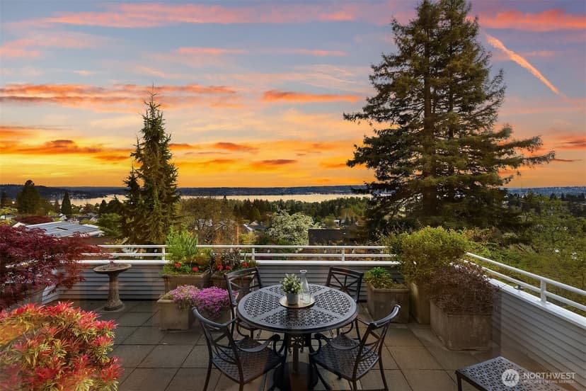 Property photo for 6542 50th Avenue NE, Seattle photo 3