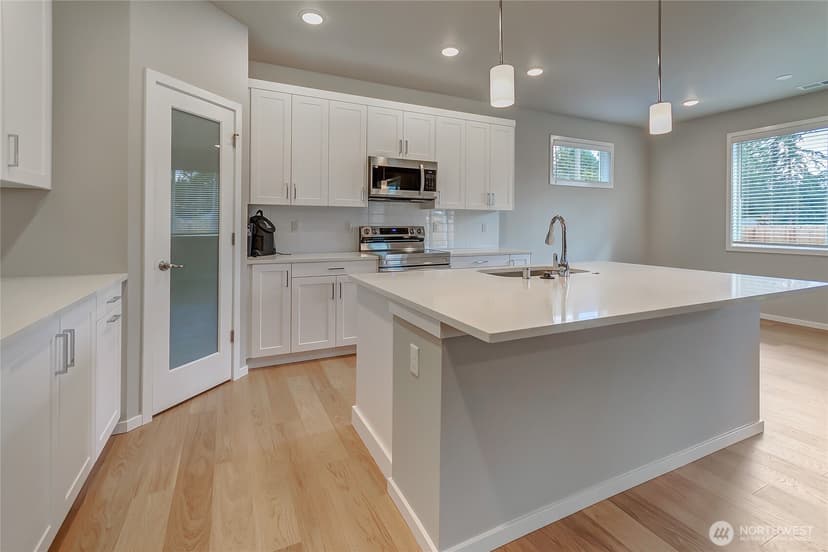 Property photo for 18310 37th Avenue Ct E, Tacoma photo 4