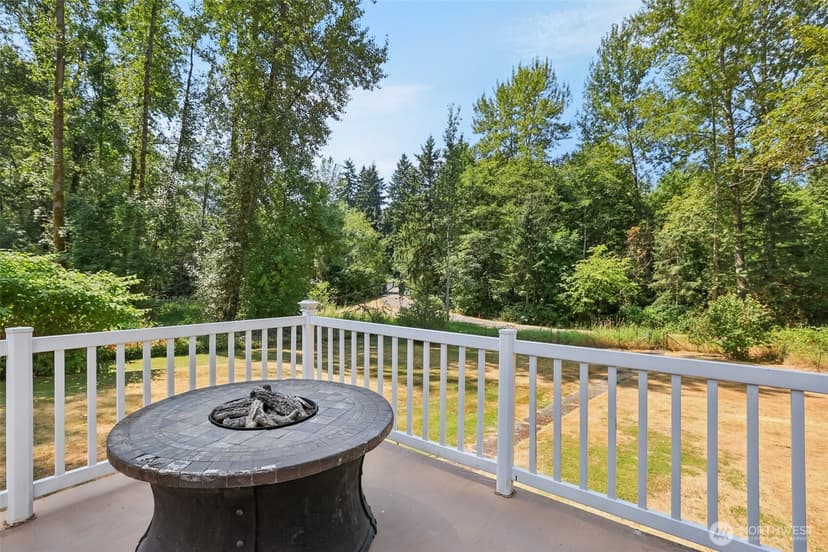Property photo for 17209 W Riverside Drive, Bothell photo 31